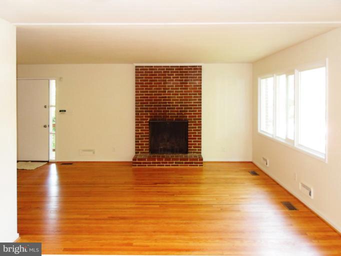1319 St Albans Road Pikesville, MD 21208 - Photo 3 of 14 Living Room