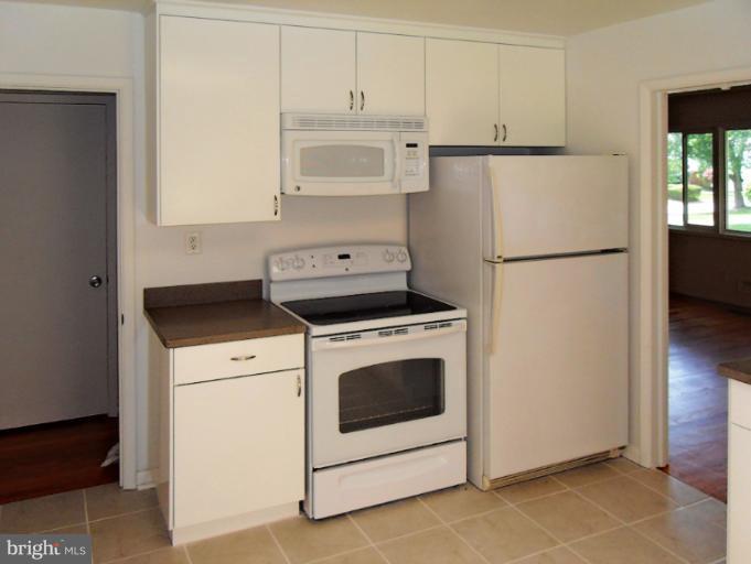 1319 St Albans Road Pikesville, MD 21208 - Photo 4 of 14 Kitchen