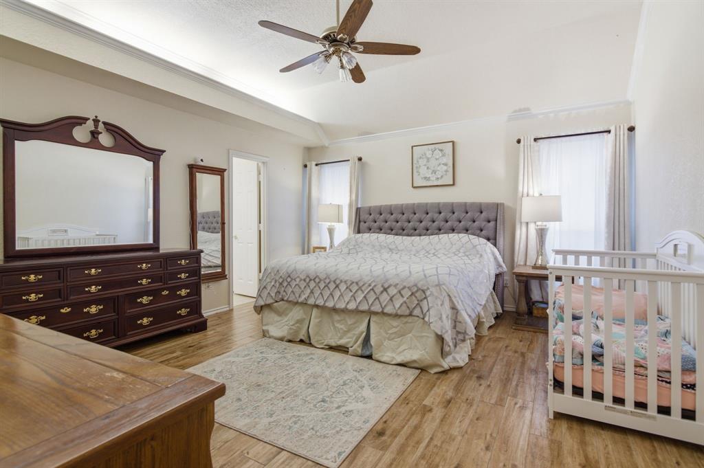 729 Bent Tree Court Hurst, TX 76054 - Photo 13 of 23