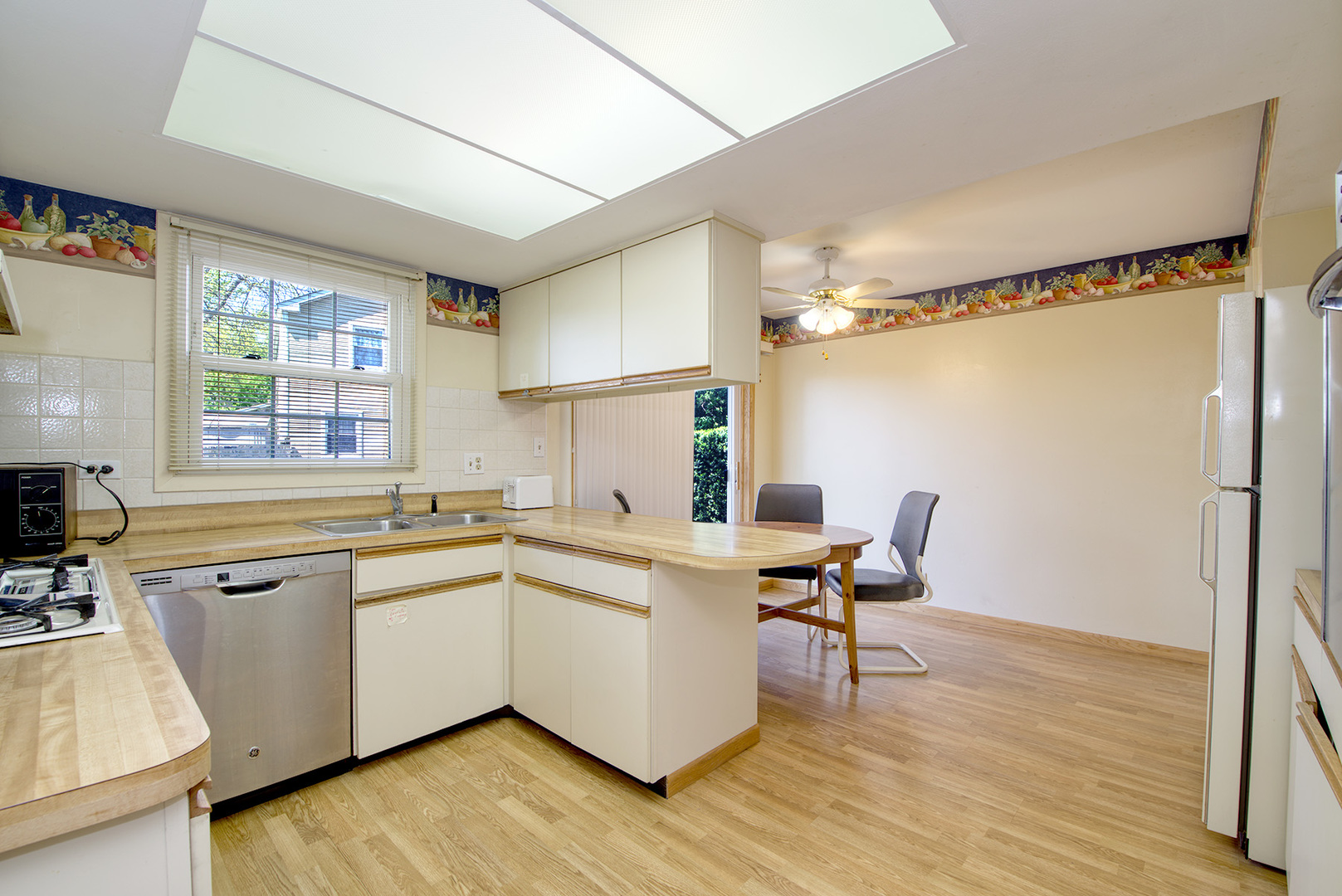 404 Regent Drive Buffalo Grove, IL 60089 - Photo 7 of 23