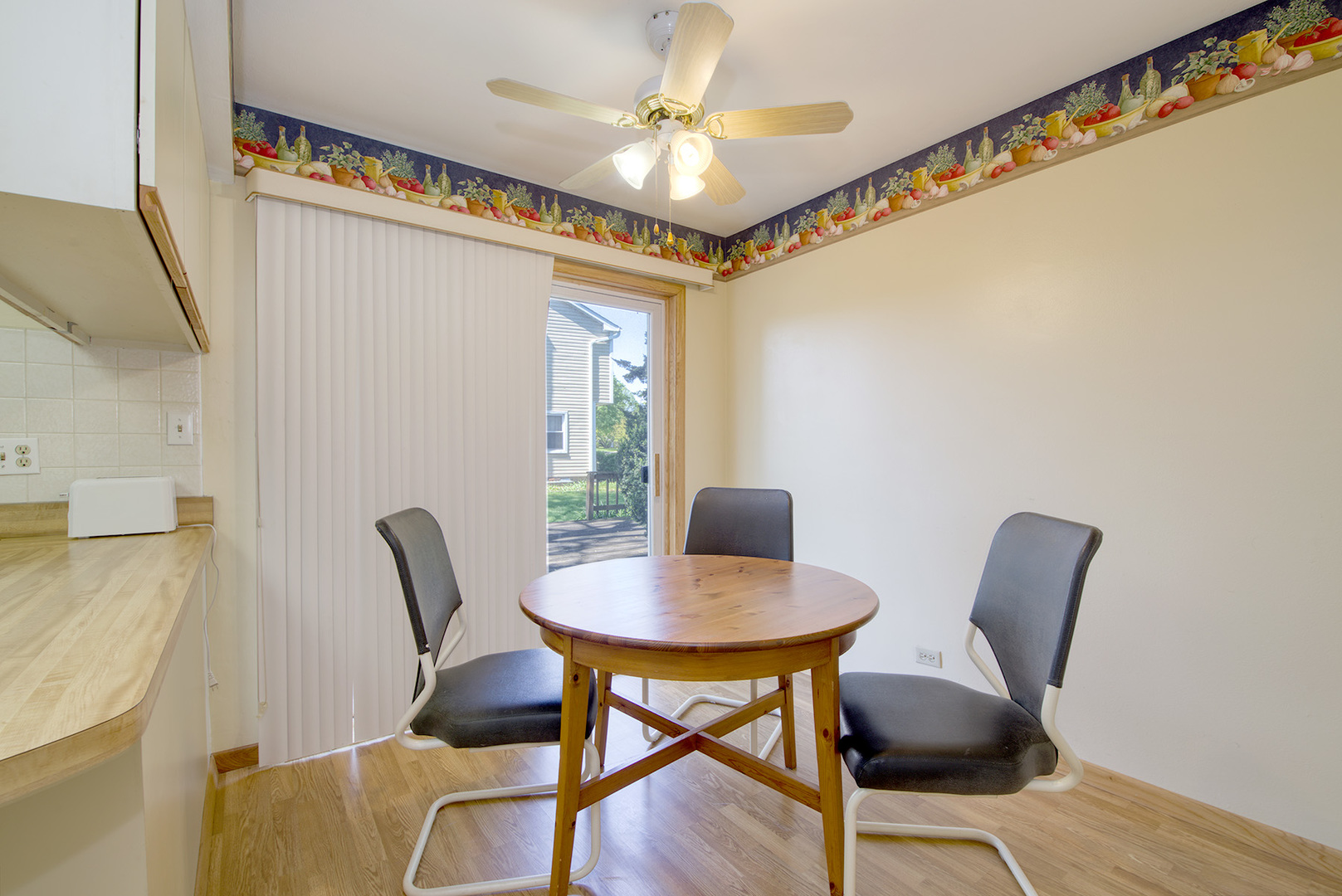 404 Regent Drive Buffalo Grove, IL 60089 - Photo 10 of 23