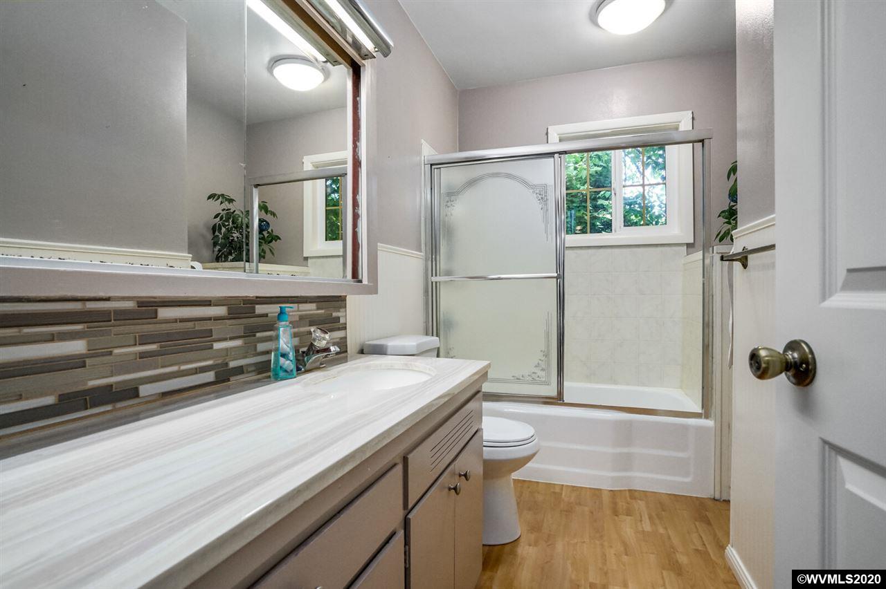 649 West Hayter Dallas, OR 97338 - Photo 18 of 42