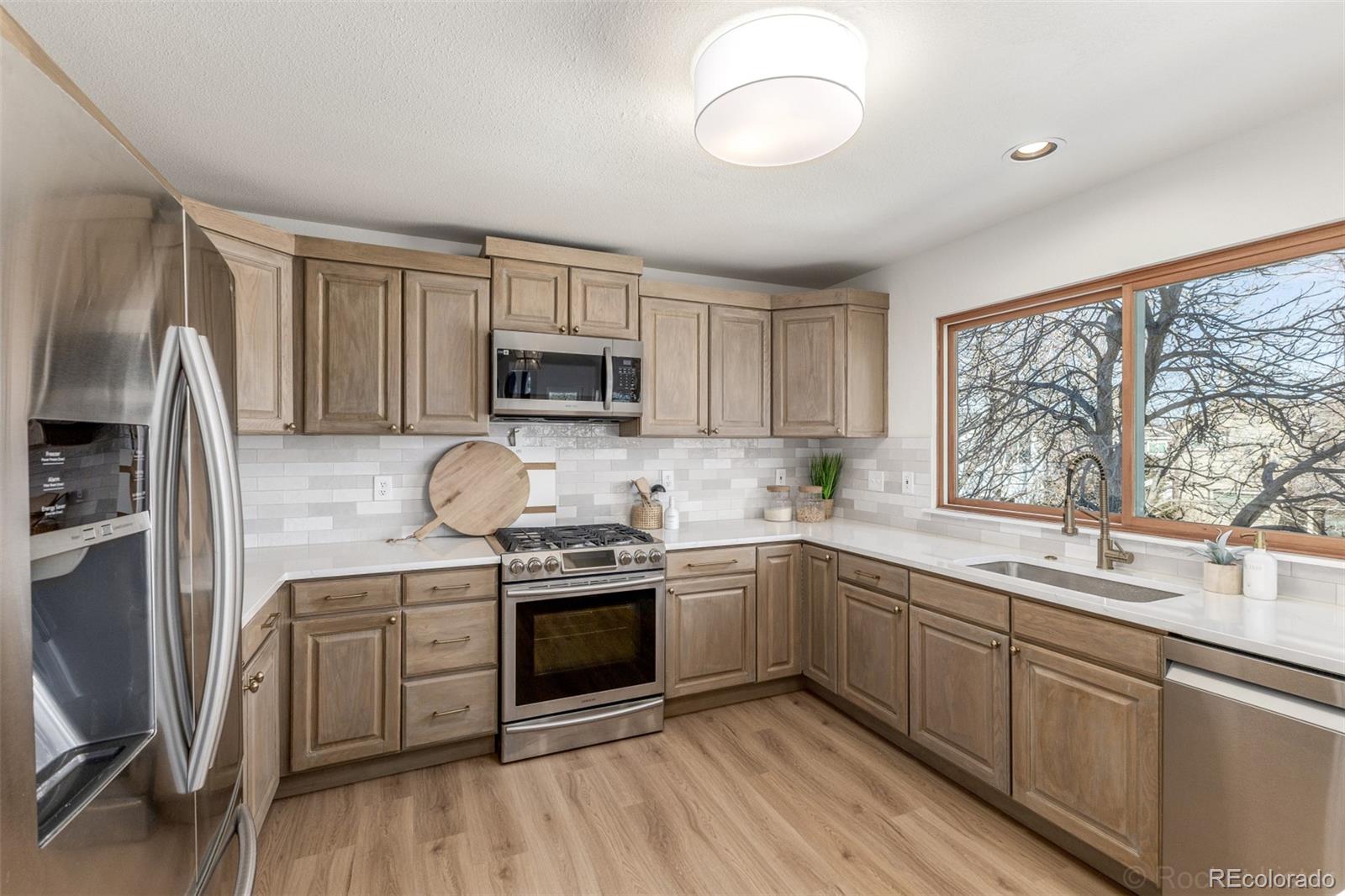 9648 Bellmore Place Highlands Ranch, CO 80126 - Photo 13 of 46