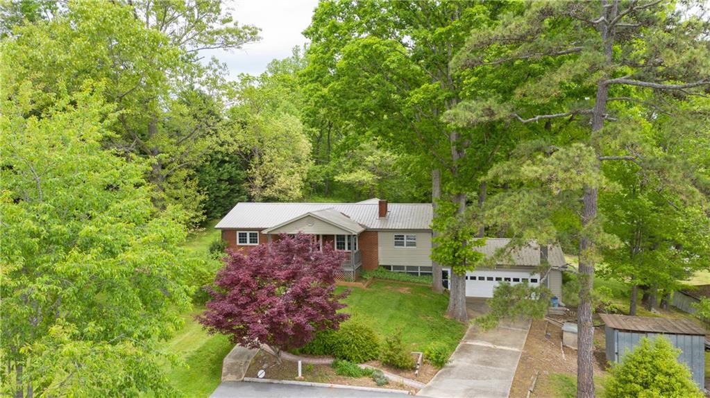 435 Riverside Farm Lane Hiddenite, NC 28636 - Photo 2 of 46 Gallery Image 2