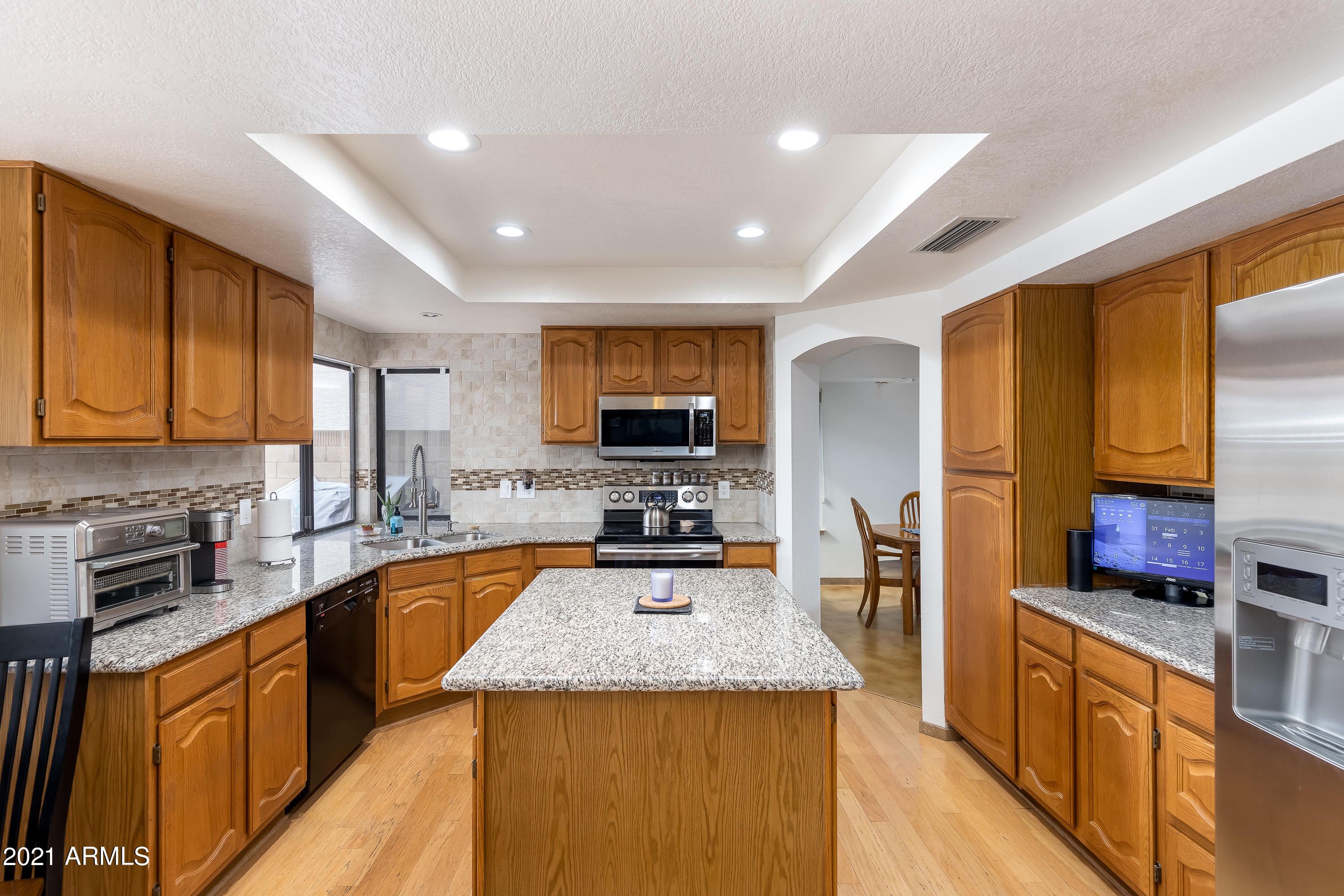 1901 East Redfield Road Phoenix, AZ 85022 - Photo 9 of 32 kitchen