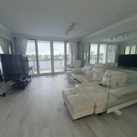 $670,000 | Undisclosed Address, Pompano Beach, FL 33062