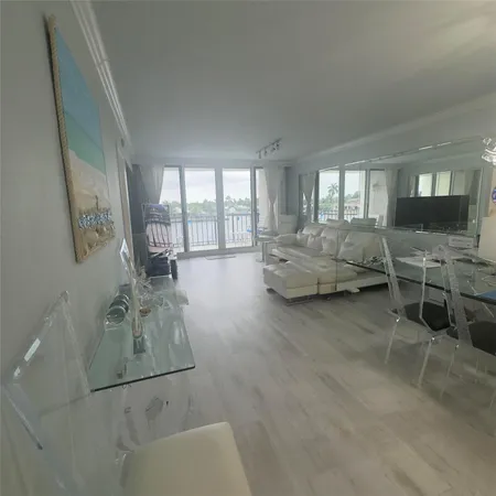$670,000 | Undisclosed Address, Pompano Beach, FL 33062