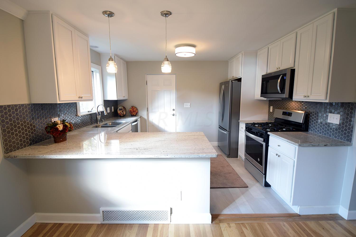 3517 Kirkham Road Columbus, OH 43221 - Photo 8 of 28