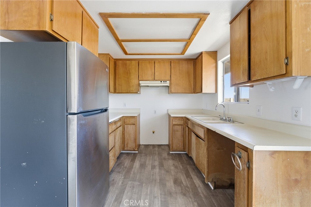 7281 Sherwood Road Joshua Tree, CA 92252 - Photo 16 of 35 Kitchen unit 2