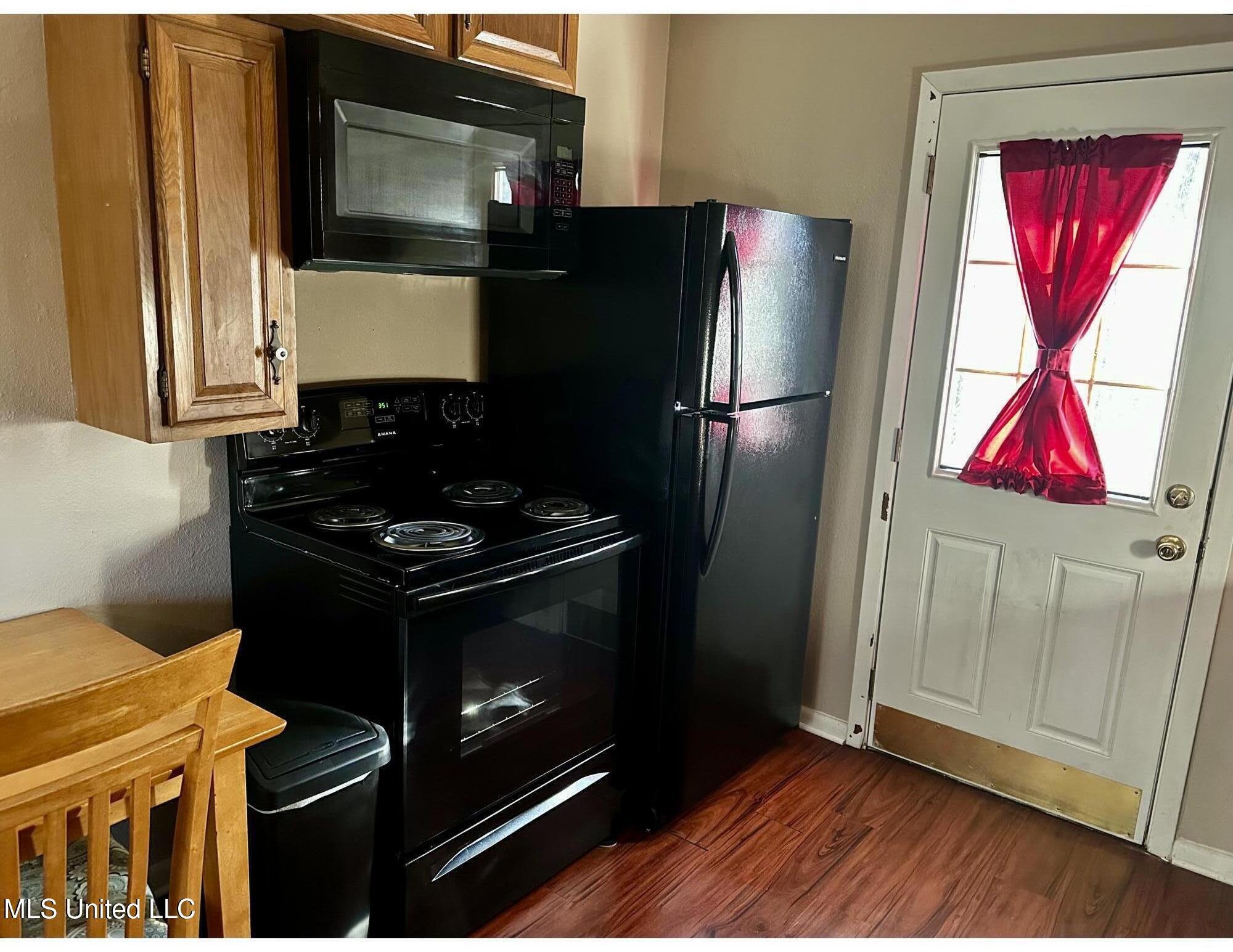 126 West Union Road Carriere, MS 39426 - Photo 8 of 17 kitchen