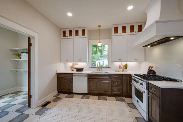 $699,900 | 414 West College Street, Dickson, TN 37055