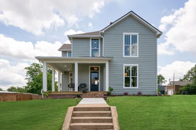 $699,900 | 414 West College Street, Dickson, TN 37055