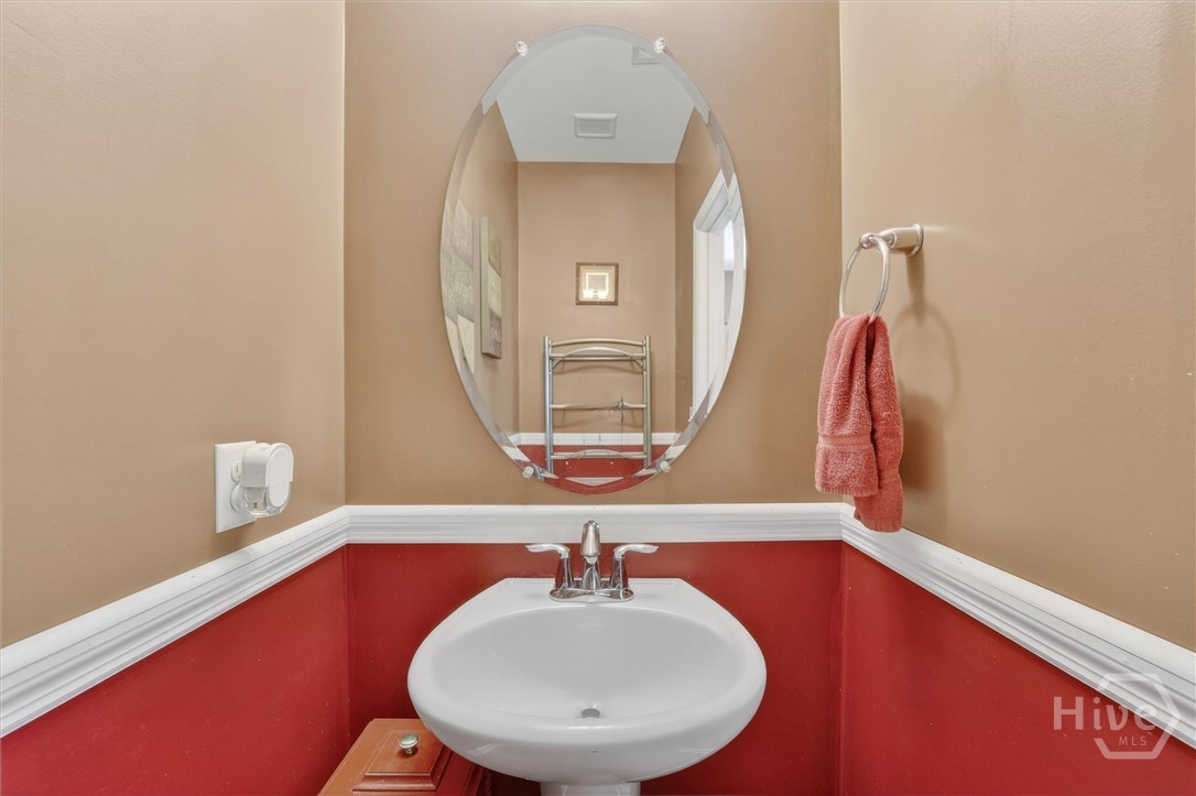 282 Willow Point Circle Savannah, GA 31407 - Photo 19 of 40 Main level guest bath