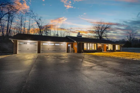 $1,000,000 | 7849 Kruchten Road, Lodi, WI 53555