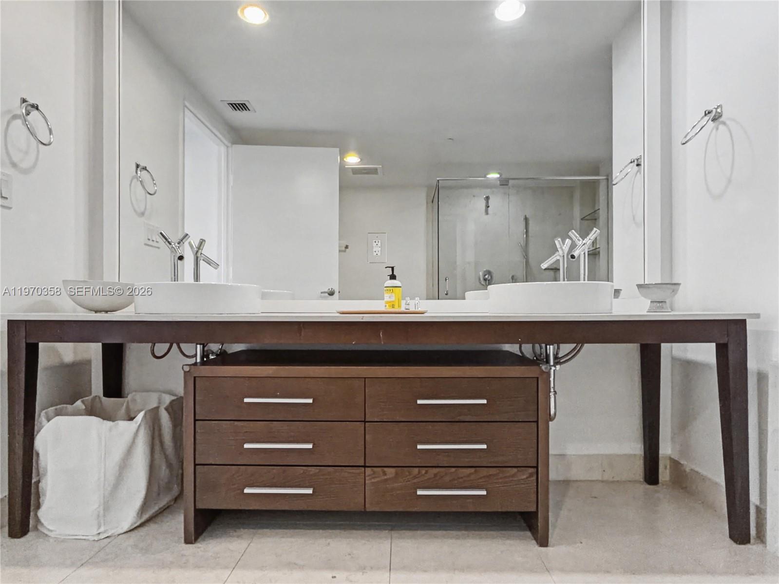 465 Brickell Avenue, Unit 2705 Miami, FL 33131 - Photo 16 of 25