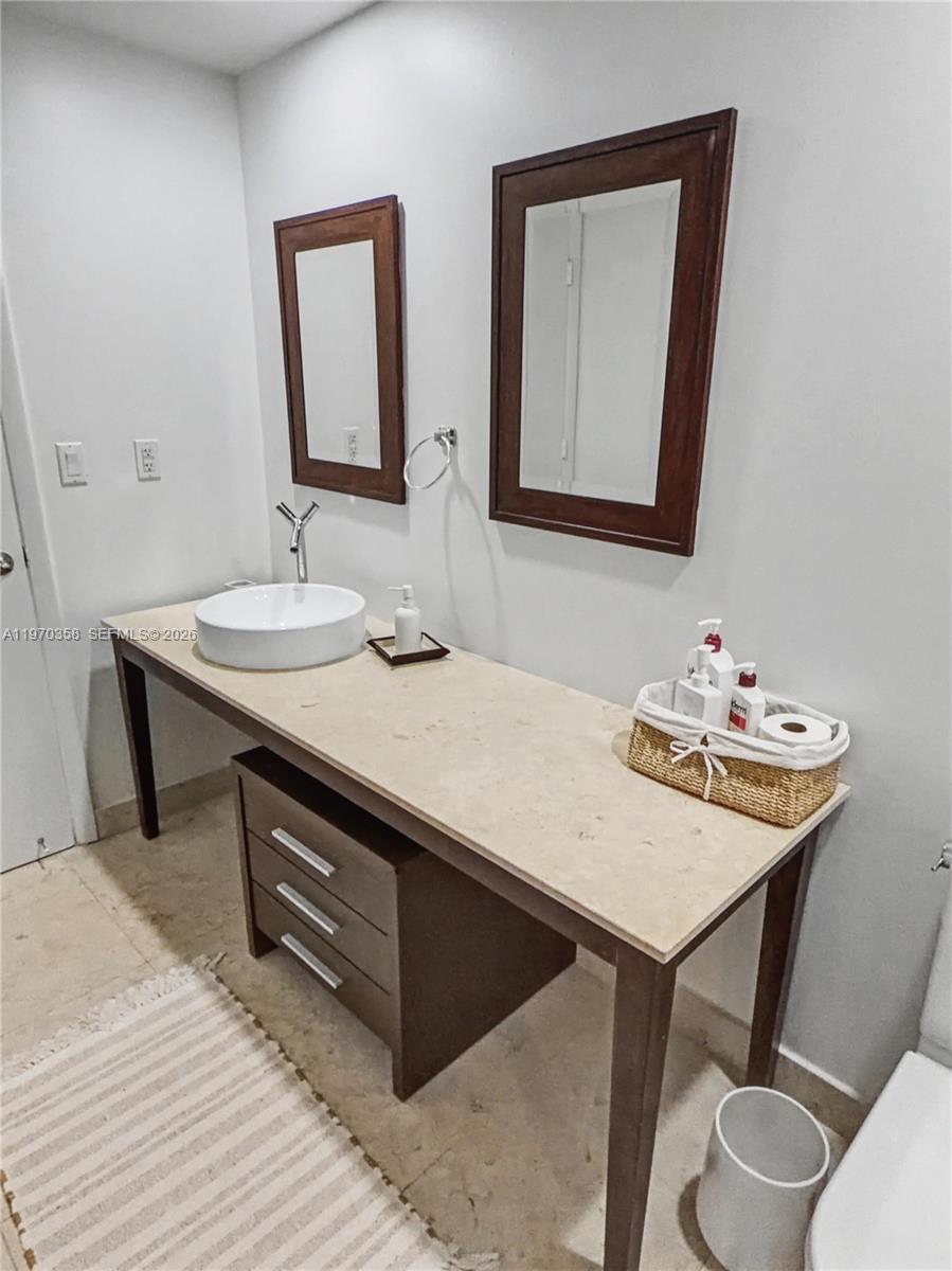 465 Brickell Avenue, Unit 2705 Miami, FL 33131 - Photo 23 of 25