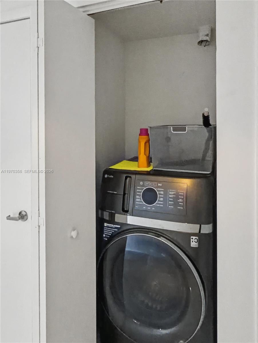 465 Brickell Avenue, Unit 2705 Miami, FL 33131 - Photo 24 of 25