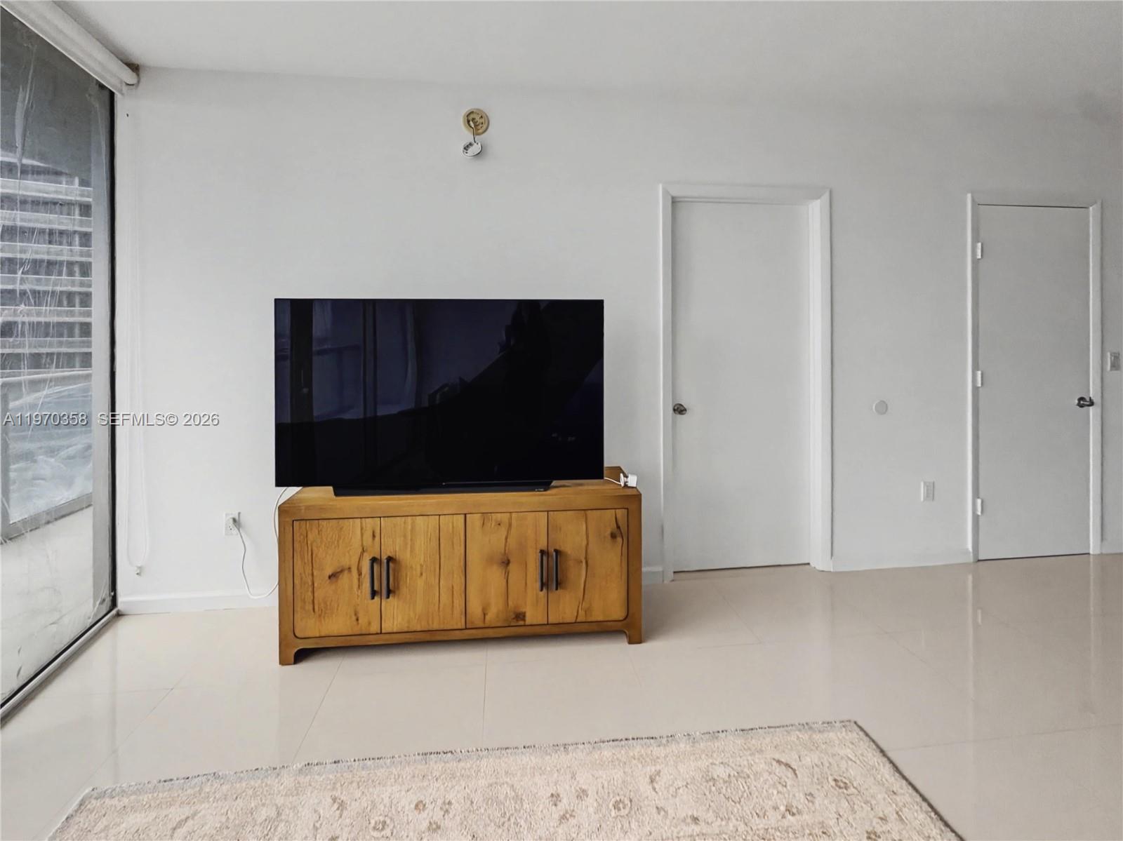 465 Brickell Avenue, Unit 2705 Miami, FL 33131 - Photo 6 of 25