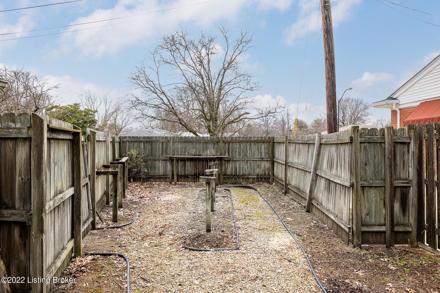 3207 Radiance Road Louisville, KY 40220 - Photo 36 of 39 Fully Fenced
