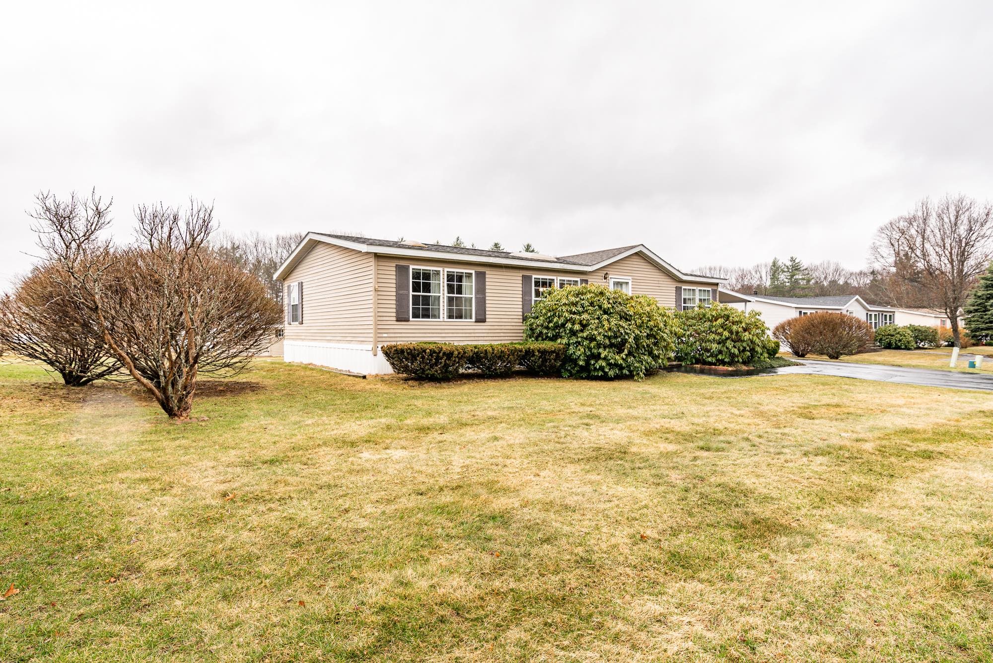 17 Constitution Way Dover, NH 03820 - Photo 3 of 33