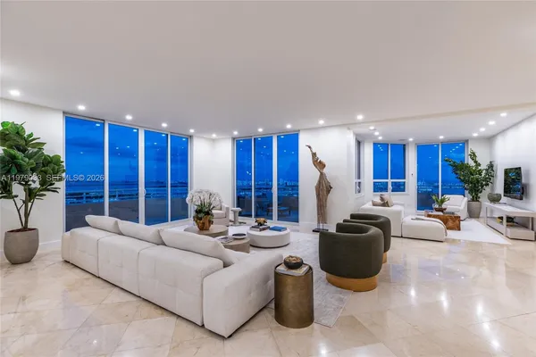 $29,950 | 808 Brickell Key Drive, Unit 3901, Miami, FL 33131