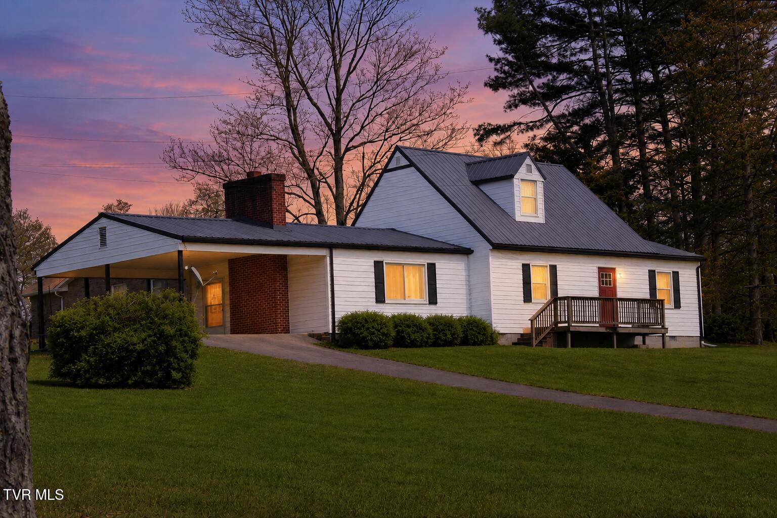 175 Fincastle Heights Road Jonesville, VA 24263 - Photo 3 of 42 Twilight Photo