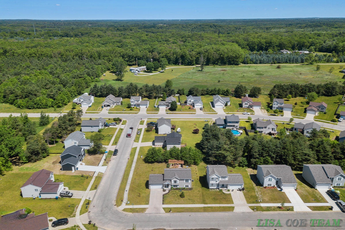 422 Pine Ridge Drive Belding, MI 48809 - Photo 54 of 55 IMG_1037