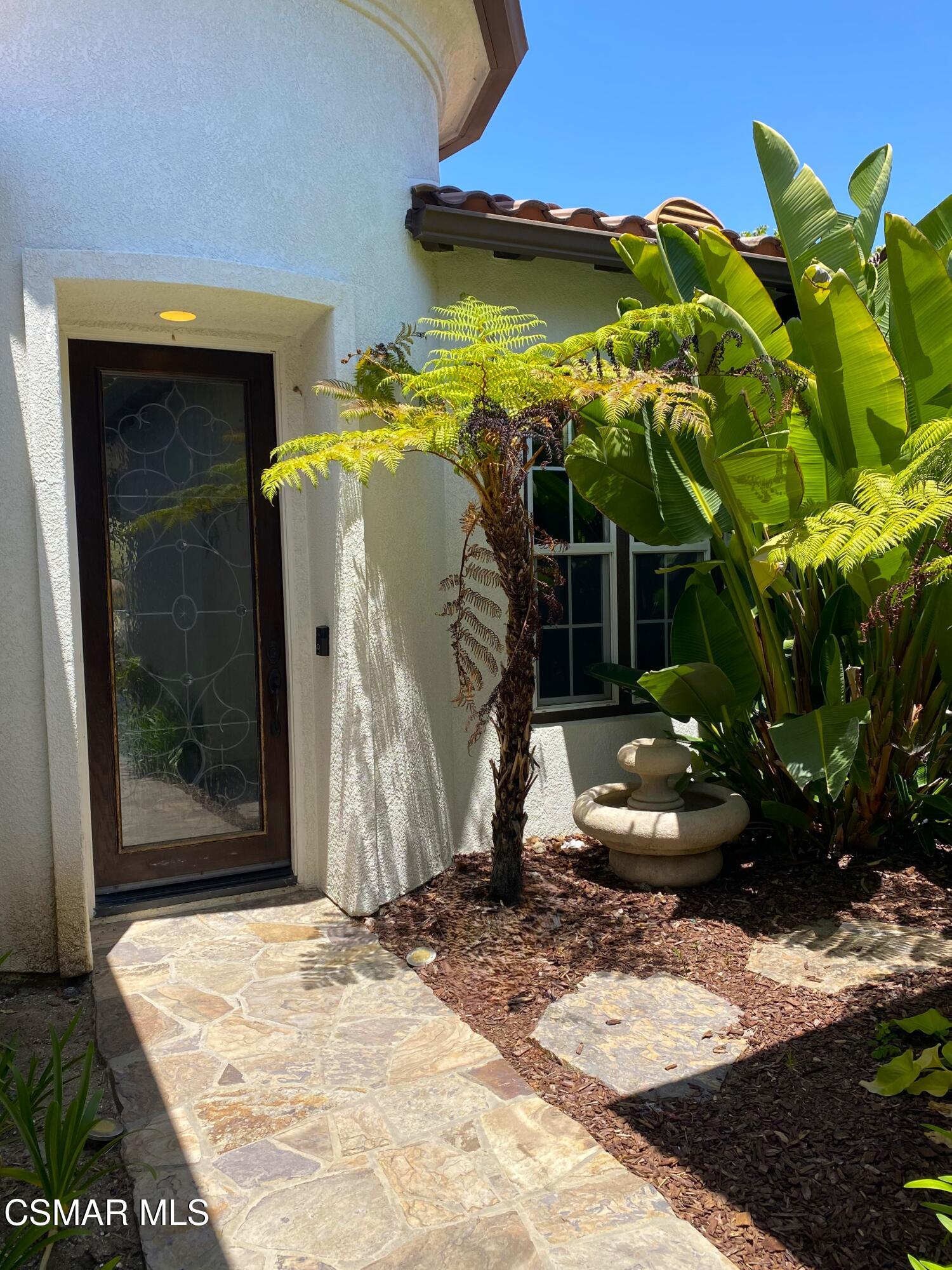 4501 Via Rio Newbury Park, CA 91320 - Photo 4 of 24 a view of a bird bath
