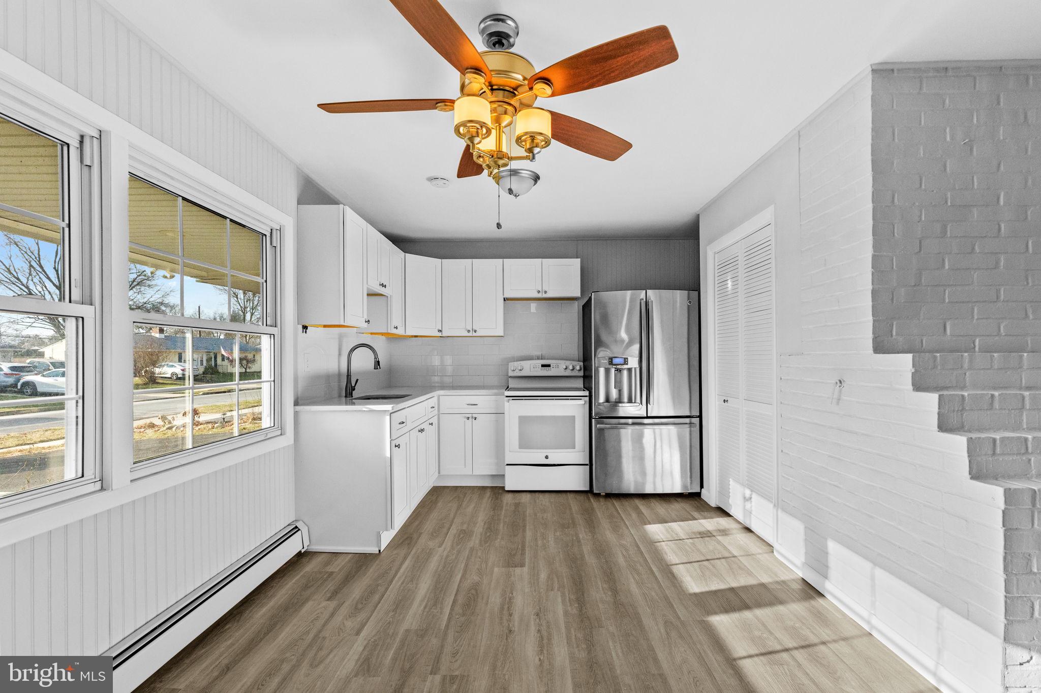 24 Black Walnut Road Levittown, PA 19057 - Photo 3 of 20 Gallery Image 3