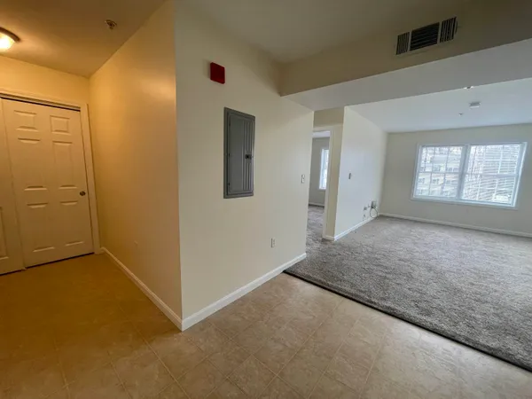 $1,945 | 50 Sentinel Court, Unit 200, Manchester, NH 03103