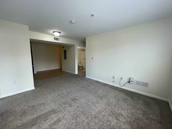 $1,945 | 50 Sentinel Court, Unit 200, Manchester, NH 03103