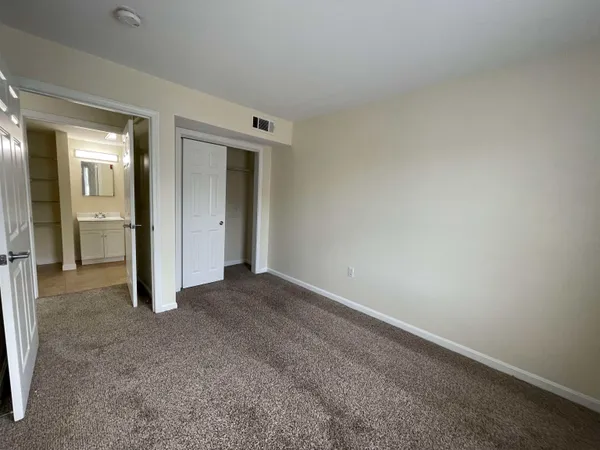 $1,945 | 50 Sentinel Court, Unit 200, Manchester, NH 03103