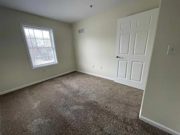 $1,945 | 50 Sentinel Court, Unit 200, Manchester, NH 03103