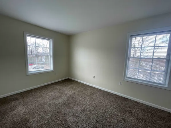 $1,945 | 50 Sentinel Court, Unit 200, Manchester, NH 03103