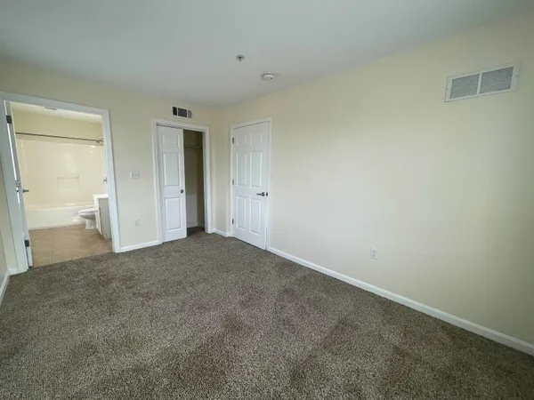 $1,945 | 50 Sentinel Court, Unit 200, Manchester, NH 03103