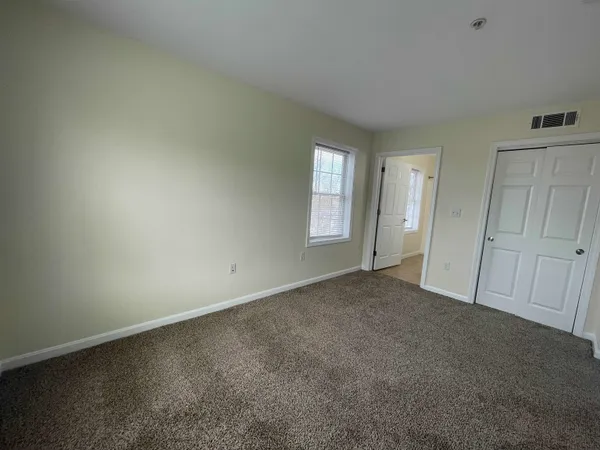 $1,945 | 50 Sentinel Court, Unit 200, Manchester, NH 03103