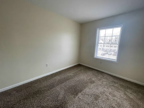 $1,945 | 50 Sentinel Court, Unit 200, Manchester, NH 03103