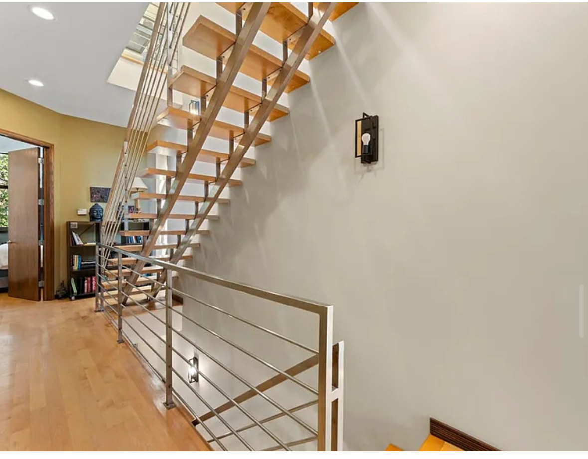 Undisclosed Address Chicago, IL 60608 - Photo 13 of 46 a view of entryway and hall