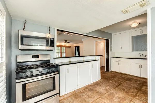 $135,000 | 1331 West 8th Street, Freeport, TX 77541