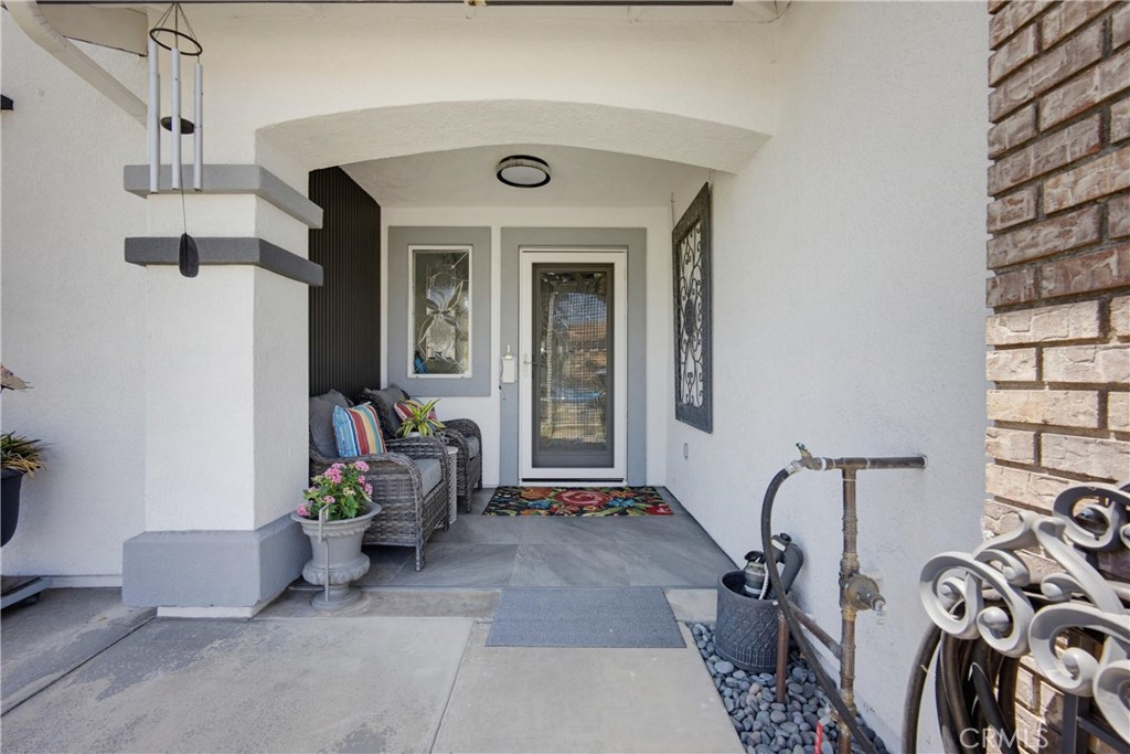 9237 Meadow Lane Riverside, CA 92508 - Photo 5 of 71 Porch