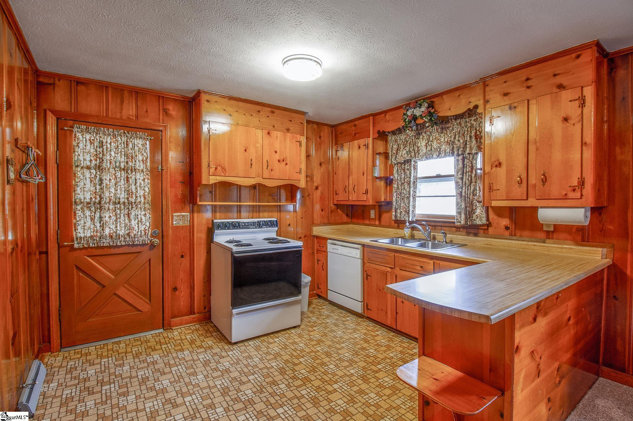 436 Tolar Road Travelers Rest, SC 29690 - Photo 10 of 31 Gallery Image 10