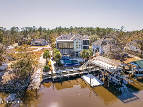 $1,590,000 | 8230 Maunalani Place, Diamondhead, MS 39525