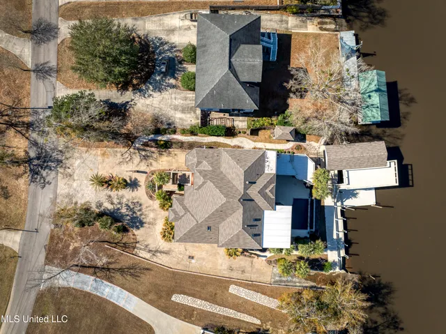 $1,590,000 | 8230 Maunalani Place, Diamondhead, MS 39525