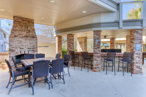 $1,590,000 | 8230 Maunalani Place, Diamondhead, MS 39525