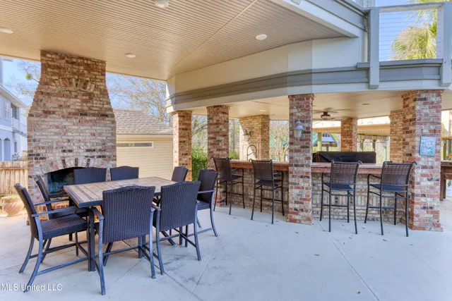 $1,590,000 | 8230 Maunalani Place, Diamondhead, MS 39525