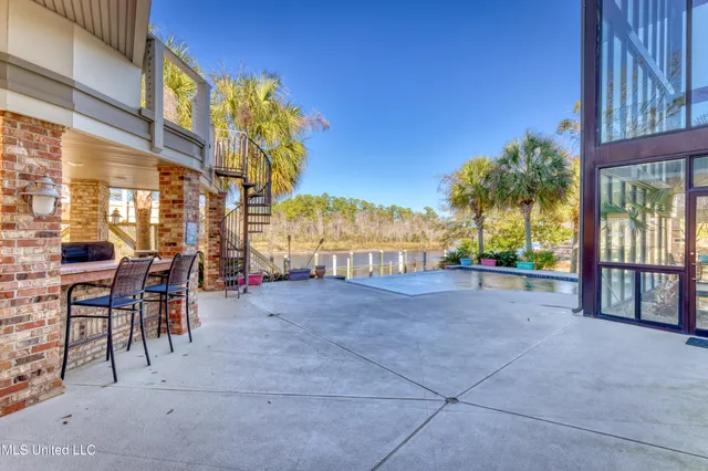 $1,590,000 | 8230 Maunalani Place, Diamondhead, MS 39525