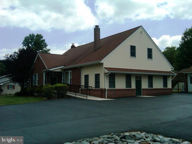 76 Hershey Road Elizabethtown, PA 17022 - Photo 2 of 6 Gallery Image 2