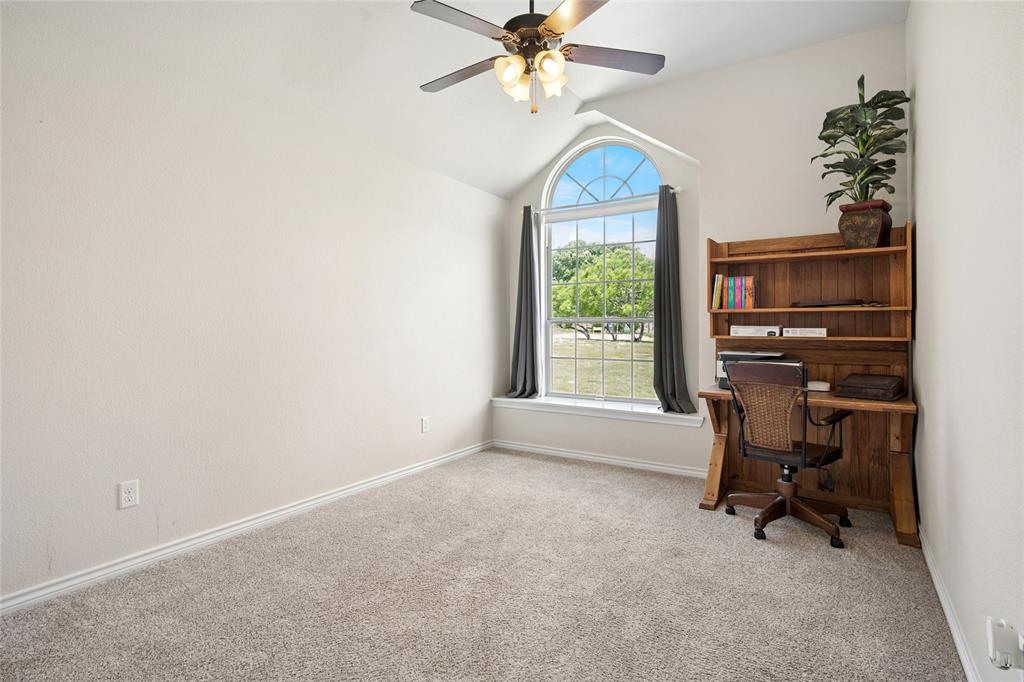 199 Newfield Lane Springtown, TX 76082 - Photo 9 of 38 Office or bedroom