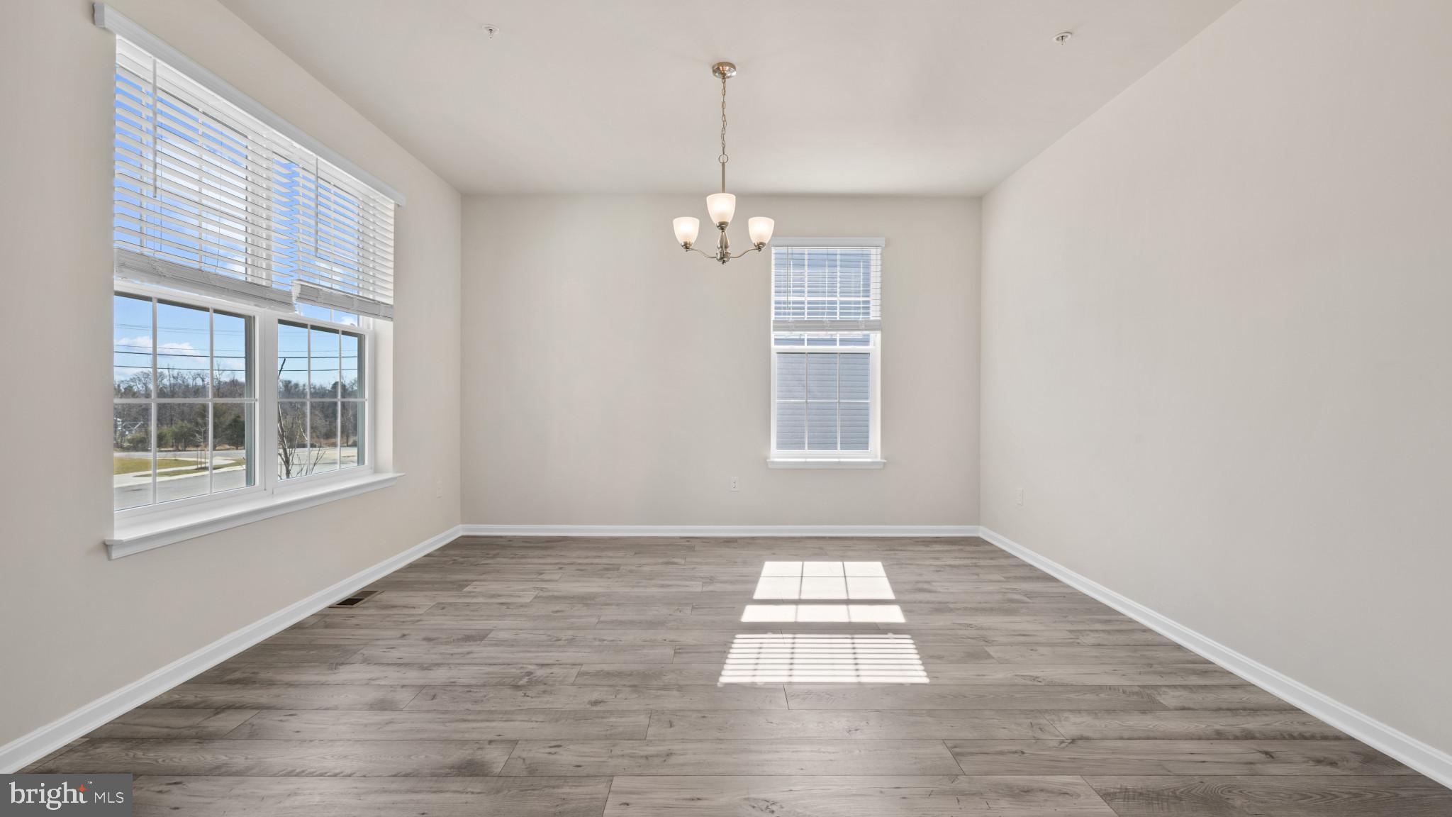 6 Comes Rdg Court Rosedale, MD 21237 - Photo 4 of 51