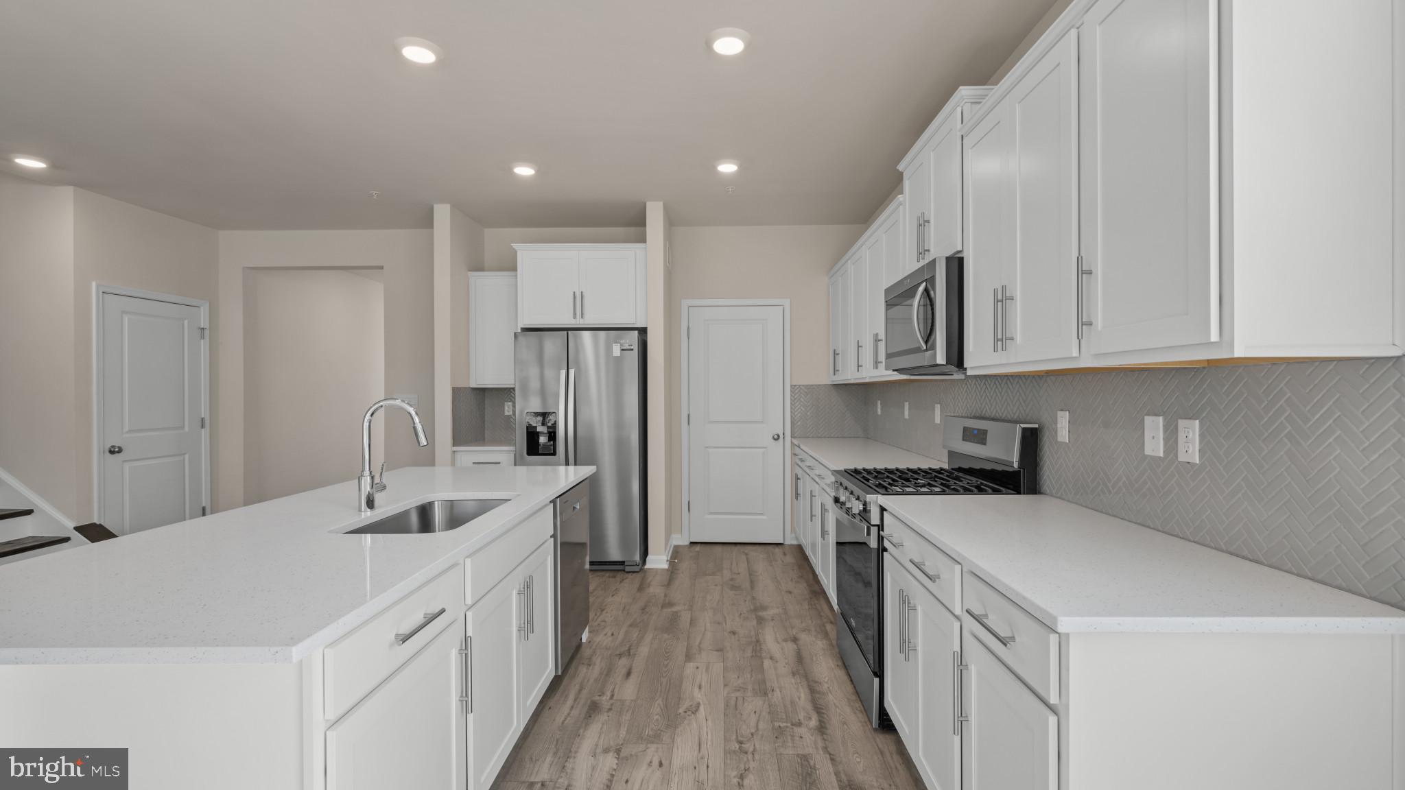 6 Comes Rdg Court Rosedale, MD 21237 - Photo 8 of 51